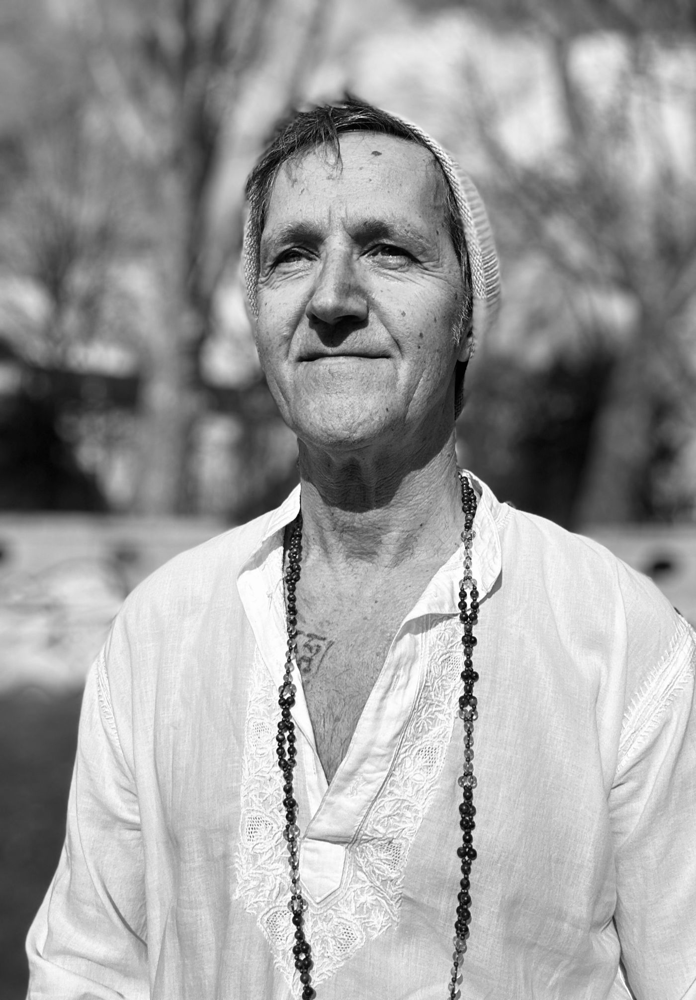 Roman von Contzen im Porträt – Kundalini Yoga in Berlin